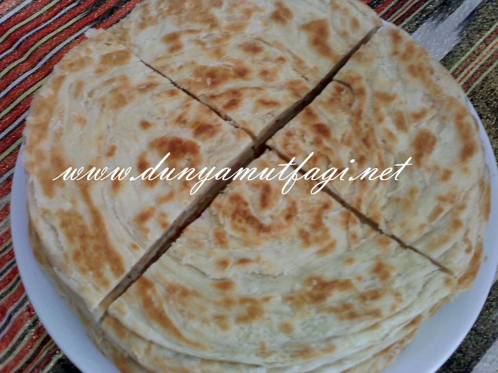 TAHİNLİ BÖREK ( EKMEK ) YEMEK TARİFLERİ